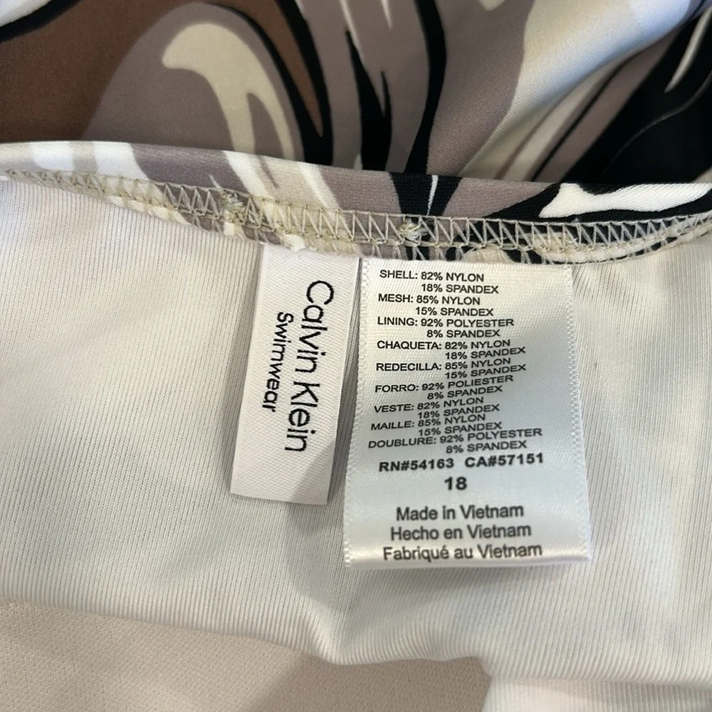 Calvin Klein Women's Twist Tummy Control One-Piece Swimsuit 18 Plus NWT